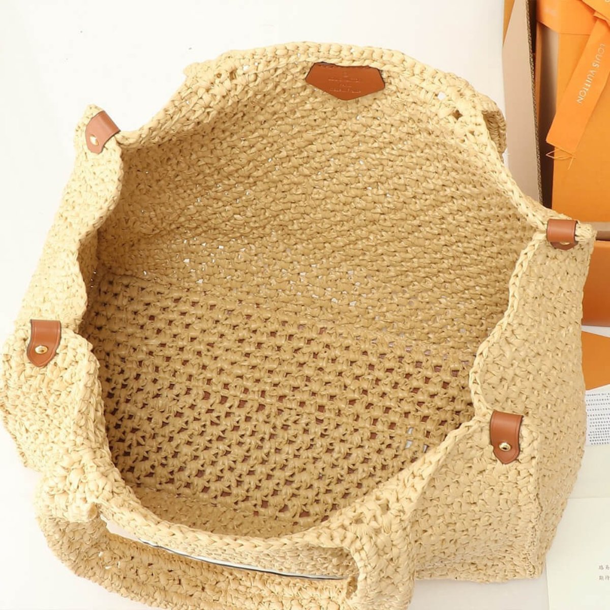 LOUIS VUITTON BY THE POOL RAFFIA ONTHEGO MM M24723