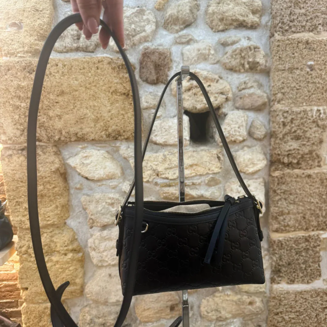 MEDIUM GG EMBLEM SHOULDER BAG GUCCI