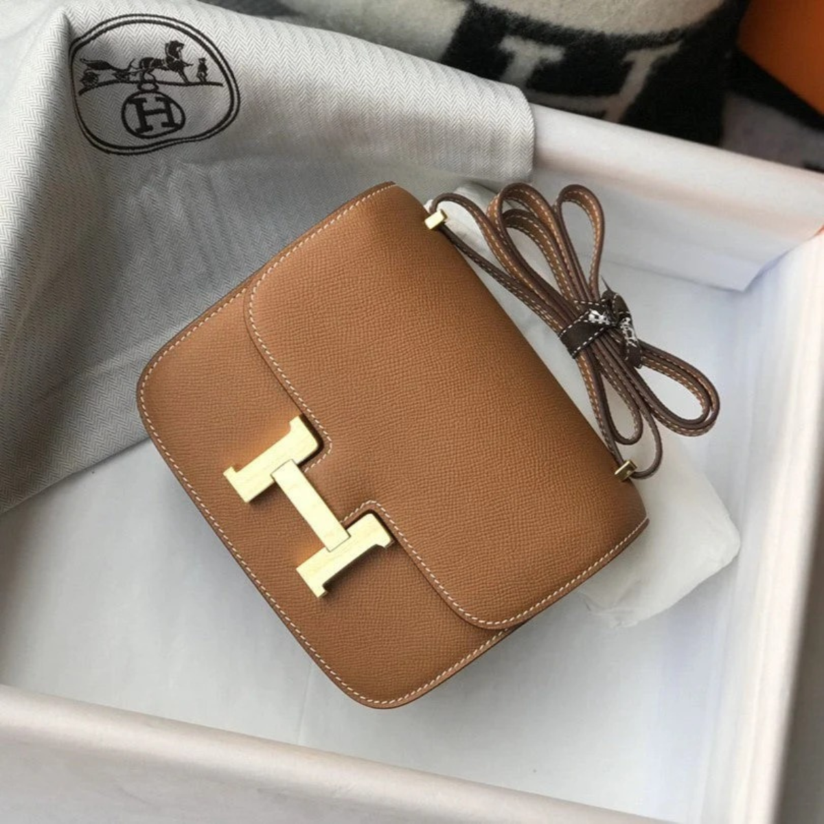 HERMÈS CONSTANCE 18 GOLD