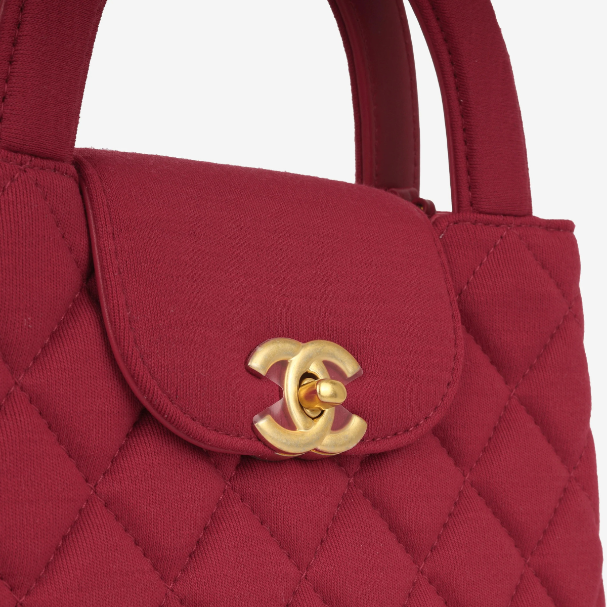 CHANEL MATELASSÉ HANDBAG IN RED CANVAS