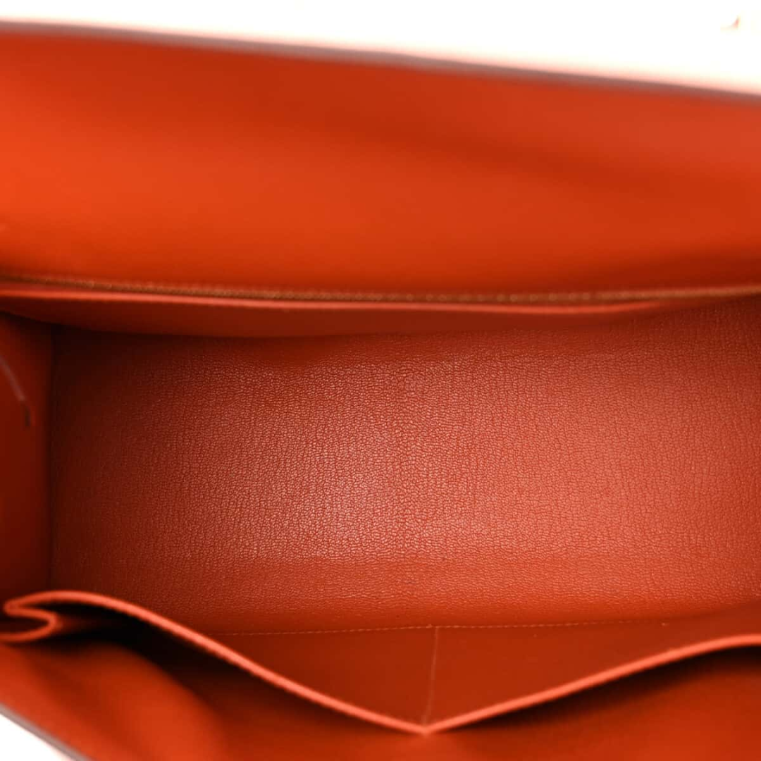 HERMÈS KELLY 25 BAG WITH GOLD HARDWARE IN ORANGE